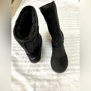 Ugg boots, size 5, black